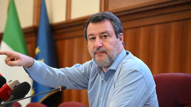 Bonus genitori separati, Salvini svela la data, ecco quando scatta e la platea dei beneficiari: requisiti e tempistiche
