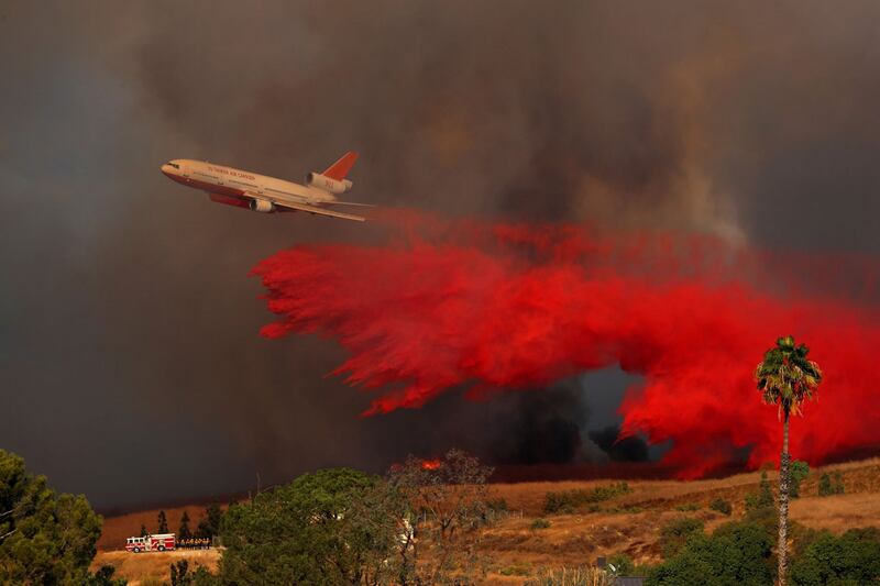 La California brucia: proclamato lo stato di emergenza 6