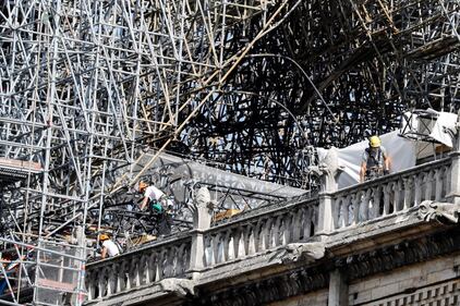 Parigi, riprendono i lavori di ristrutturazione di Notre Dame 12