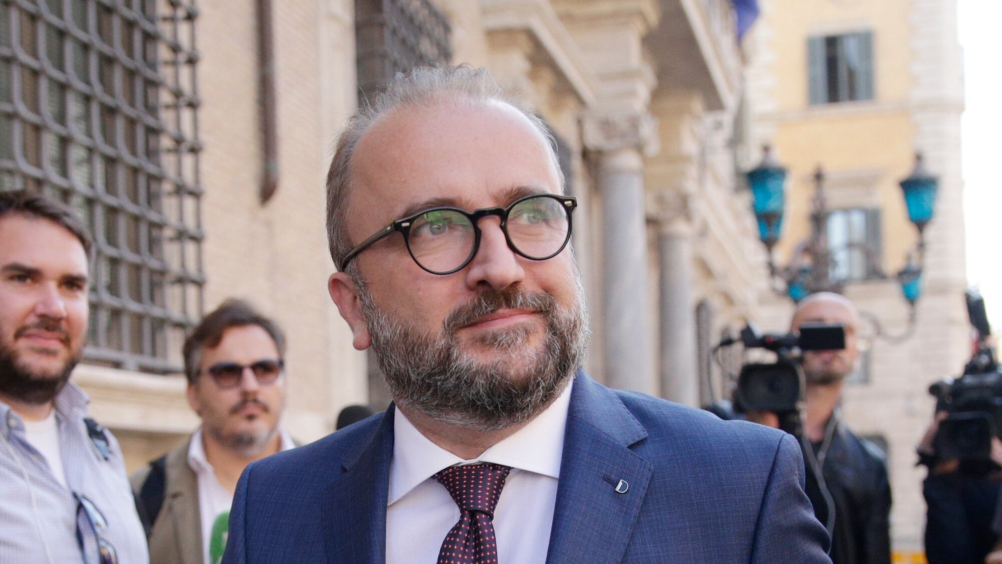 "È finita l'epoca del moralismo grillino. Dal lusso a De Luca, dietrofront su tutto"