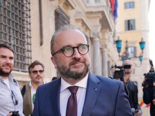 "È finita l'epoca del moralismo grillino. Dal lusso a De Luca, dietrofront su tutto"