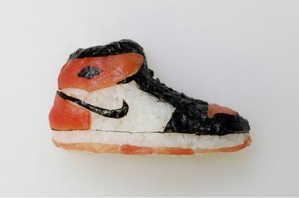Lo chef che prepara scarpe di sushi 1