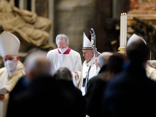 "Così tutela il sacro vincolo". Ecco le ragioni dietro la riforma del Papa