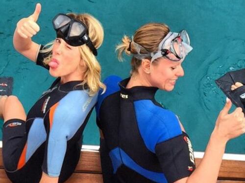 Federica Pellegrini in costume con Alessia Marcuzzi