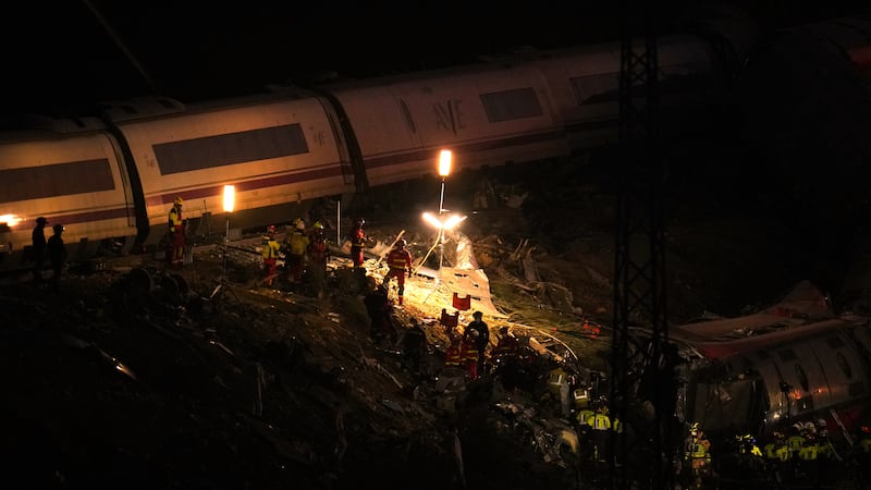 Strage ferroviaria in Spagna, nove italiani coinvolti e due donne disperse: chi sono e cosa sappiamo
