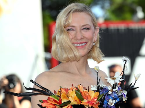 Cate Blanchett travolge giornalista Rai: lui la ringrazia