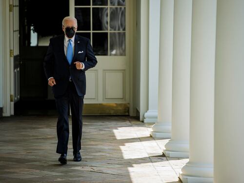 Avviso ai dittatori: schiaffo di Biden. Xi minaccia ma è impotente