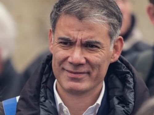 "Vogliamo un premier di sinistra". I socialisti aprono a Macron, ma il presidente frena