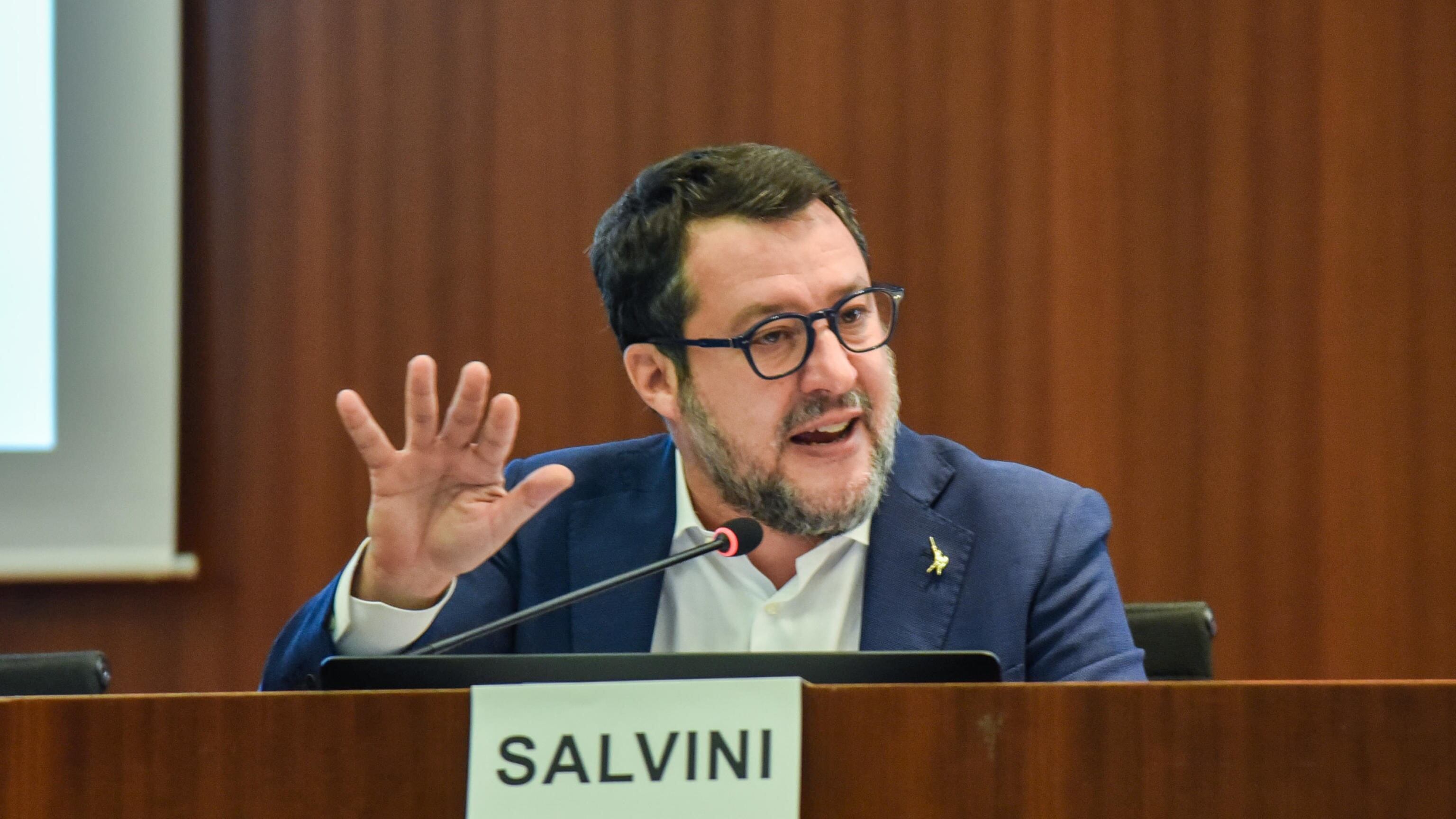 La sorella di Giulia accusa Salvini: "Violenza di Stato". Ma dietro gli attacchi c'è una suggeritrice
