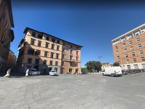 Siena, vuole salire sul taxi: nigeriano prende a pugni ragazza