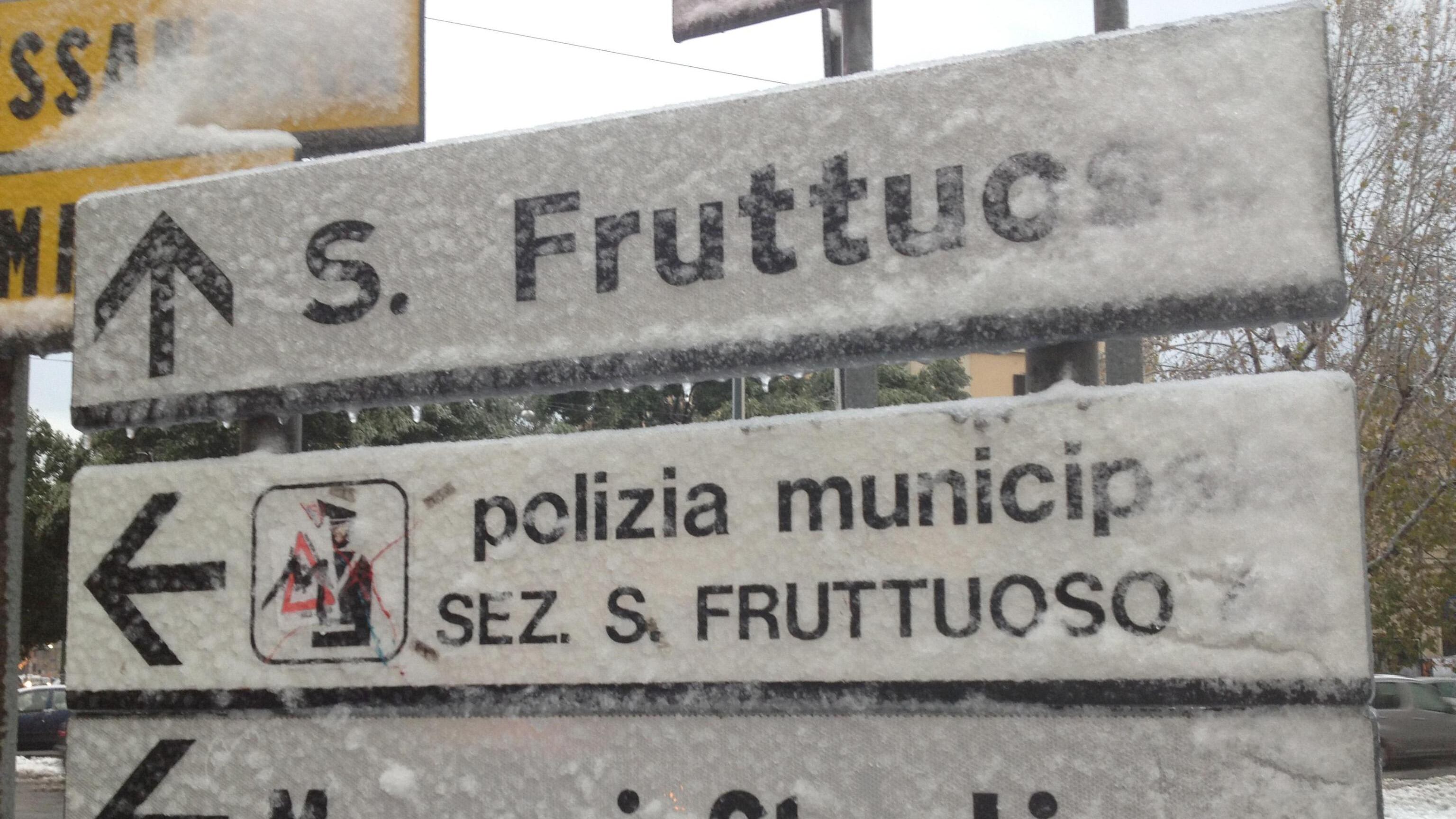 Genova, ecco l'sms choc: "Culatello e champagne alla faccia di chi spala..."