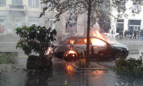 La distruzione dopo la prima carica dei Black Bloc 5