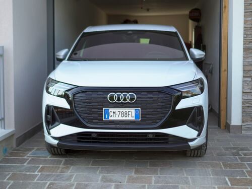 Auto elettriche in autostrada: 300 km senza ricaricare con Audi Q4 Sportback 50 e-tron quattro