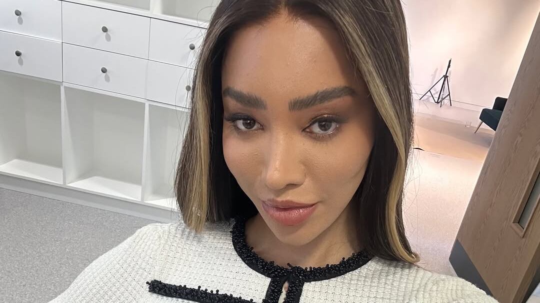 Una trans rappresenta il Regno Unito. È bufera su Vogue