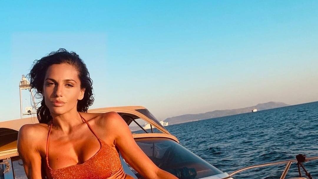 "Fai schifo...". Elena D'Amario vittima di attacchi degli hater sui social