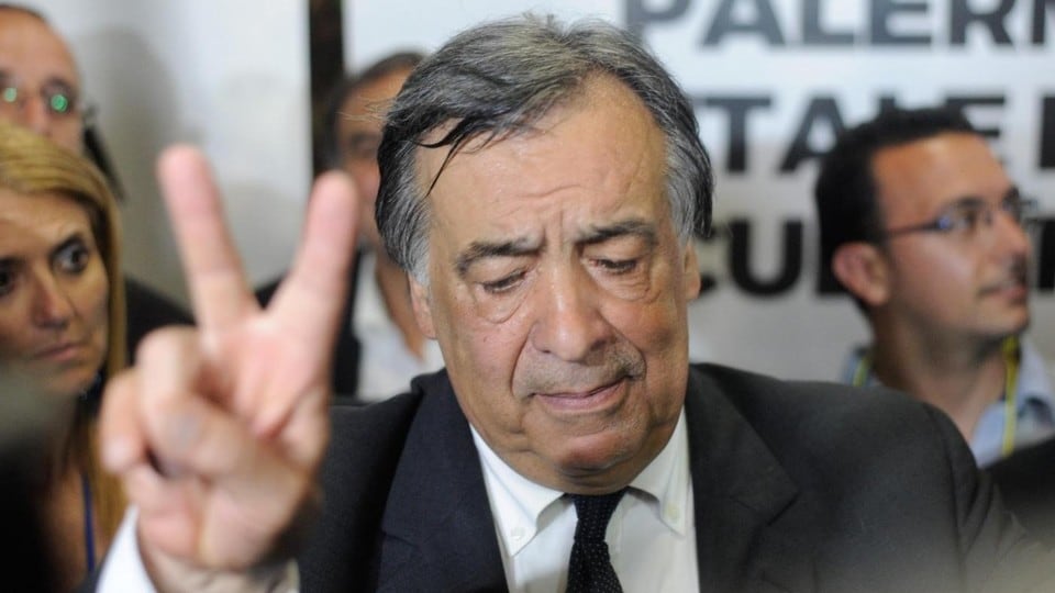 I costituzionalisti contro i sindaci ribelli: "Rispettate il decreto Salvini"