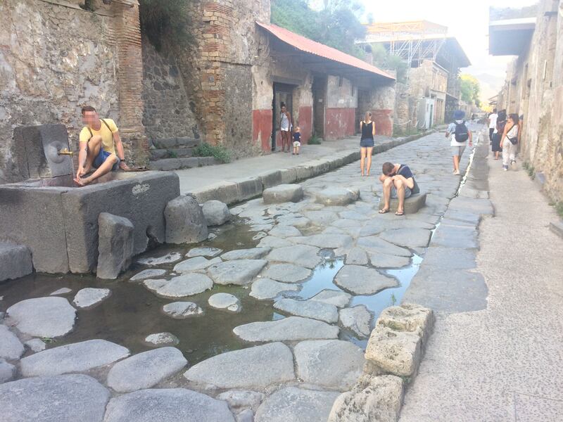 Pompei, una nuova incisione cambia la data dell’eruzione del Vesuvio