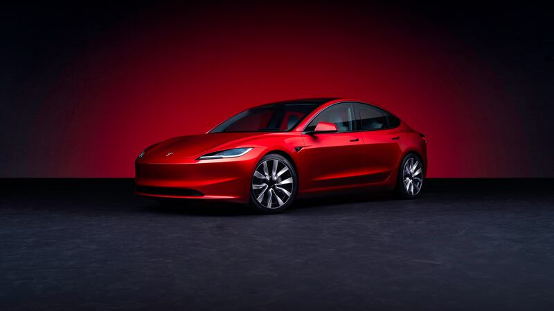Tesla Model 3 restyling, guarda tutte le foto 1