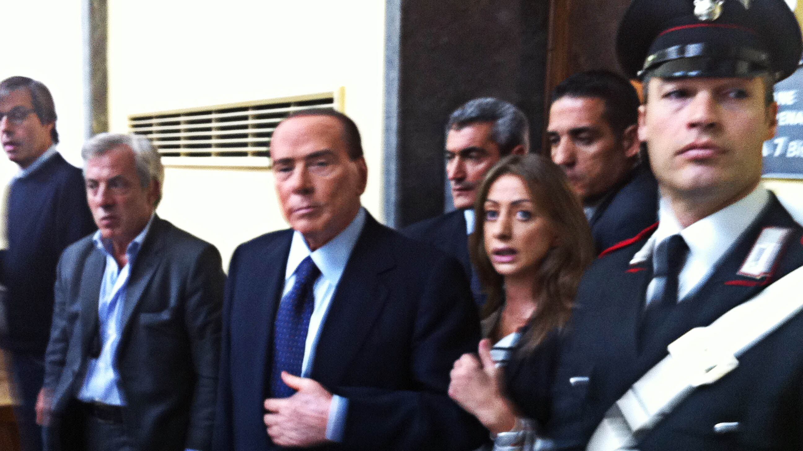Berlusconi: "Se non mi assolvono, è perché vogliono eliminarmi"