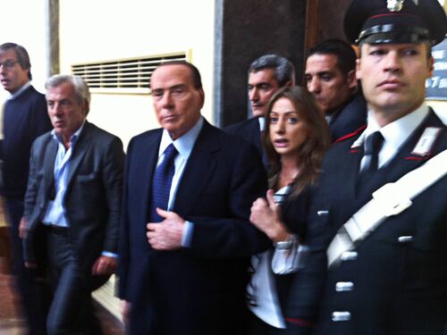 Berlusconi: "Se non mi assolvono, è perché vogliono eliminarmi"