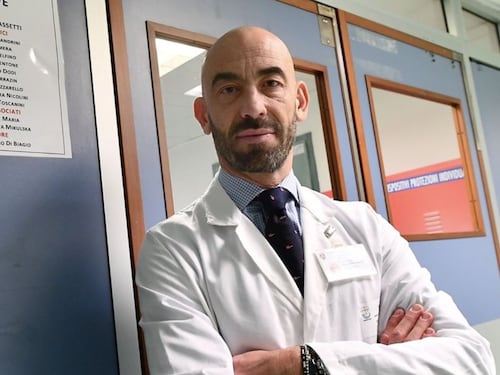 Matteo Bassetti a ruota libera a La Zanzara: "Il sesso? Giusto farlo dentro la coppia senza precauzioni. Crisanti? Non è medico"