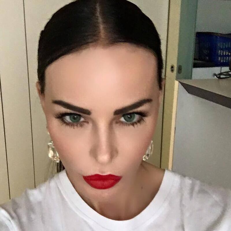 Nina Moric sexy su Facebook 11