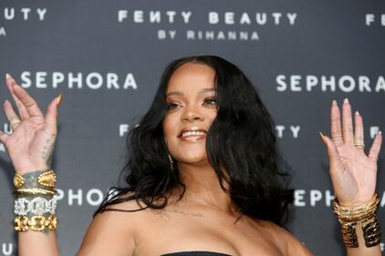 Rihanna hot, il corpetto è esplosivo 11