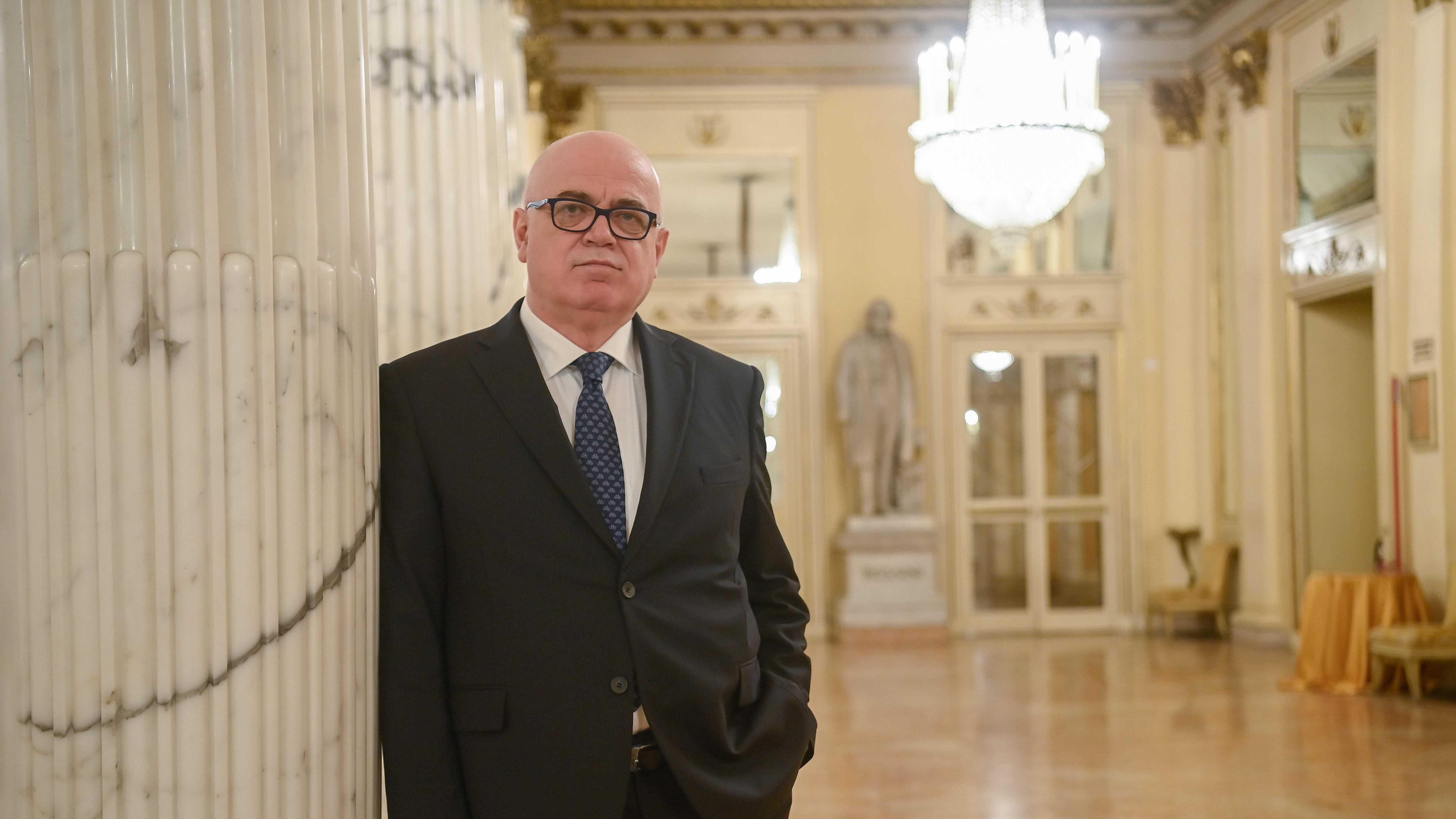 "La Scala è come un tempio laico, ha bisogno di un'identità forte"