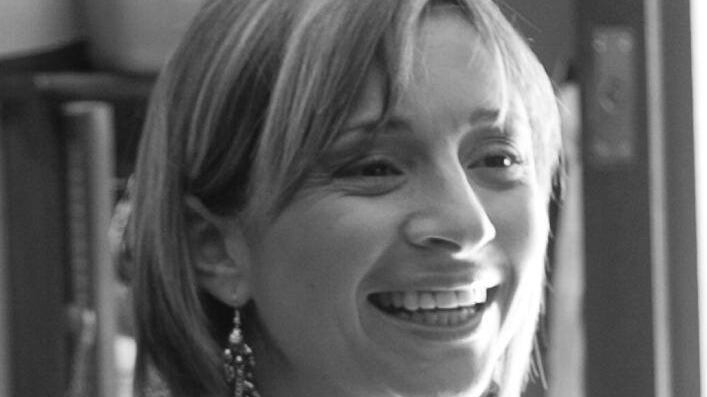 M5S pubblica l'indirizzo su Fb, la moglie del deputato Pd: "Ora ho paura per mia figlia"