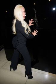 Lady Gaga, sobria ma seno in vista alla New York Fashion Week 9