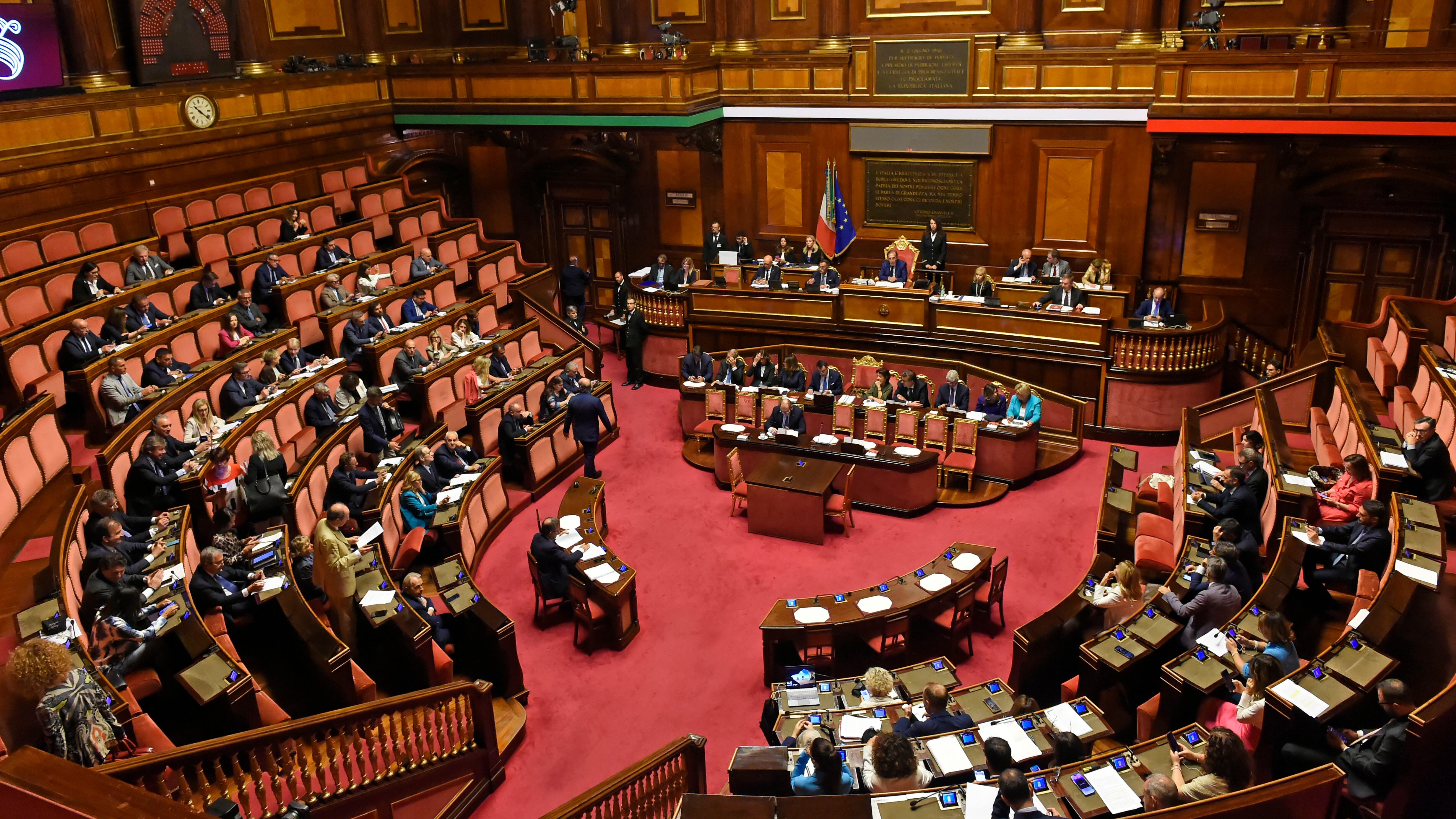 "Ritiro immediato". La Lega archivia il ddl sul divieto dei nomi femminili