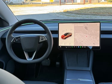Tesla Model 3 Highland 2024: guarda la gallery  18