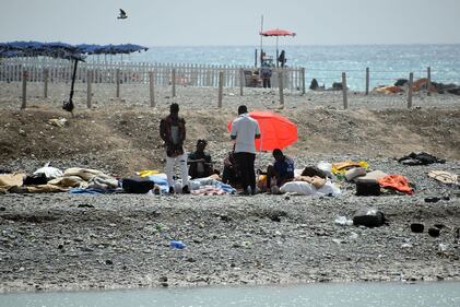 Ventimiglia: ovunque accampamenti di migranti, pure in spiaggia 19