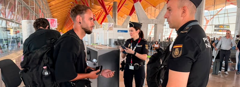 Spagna, scattano i controlli per chi arriva dall’Italia. L’Ue: “Misure dopo Ceuta non impattino su Schengen”