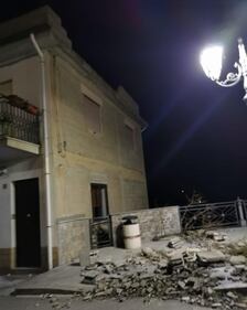 Tetti crollati, alberi sradicati e decine di feriti: il bollettino "di guerra" del vento 2