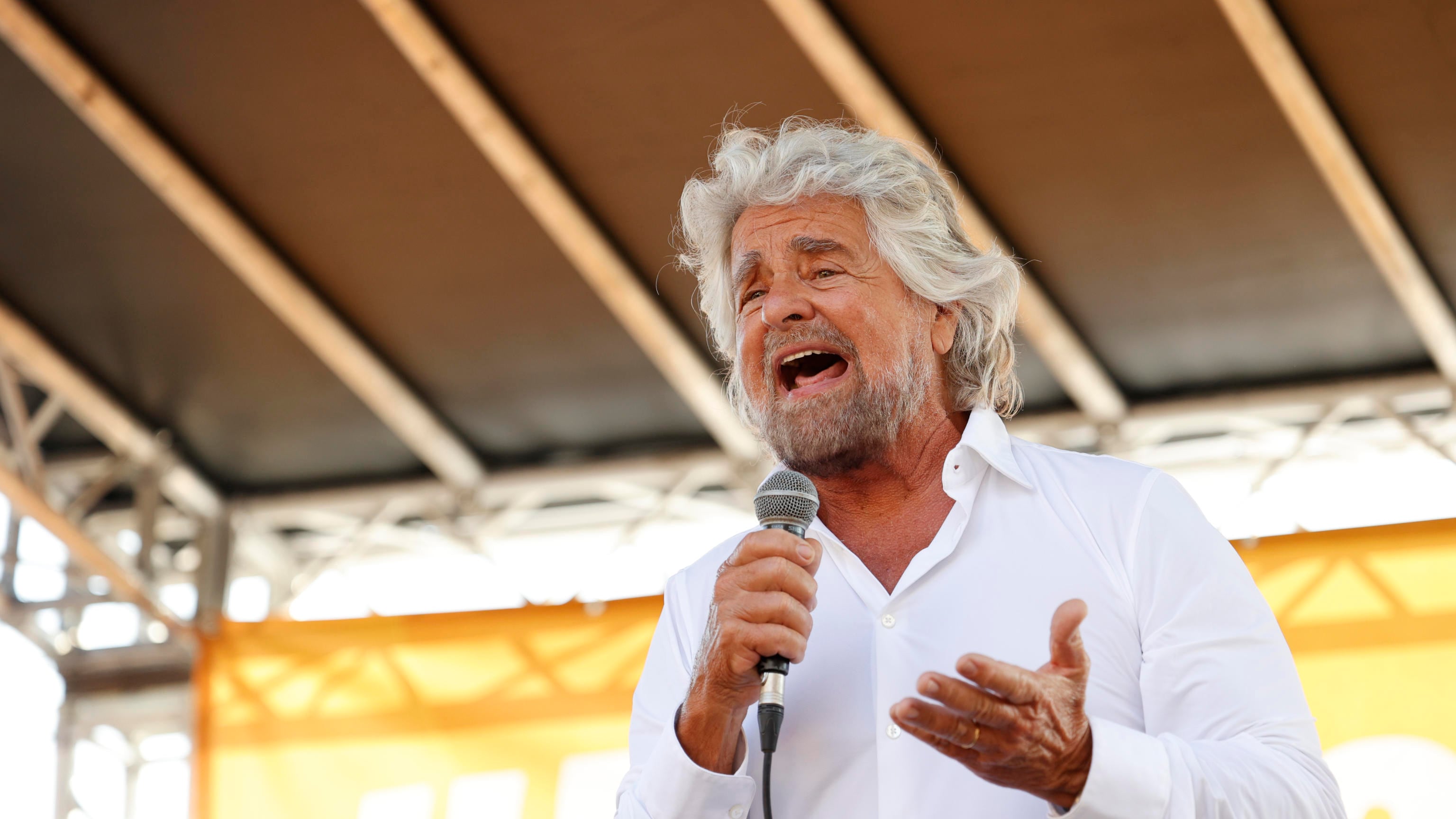 Il ricovero di Beppe e il gelo dei 5 Stelle
