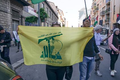Pro Palestina in piazza a Milano 6