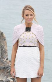 Blake Lively, pancione su red carpet 28