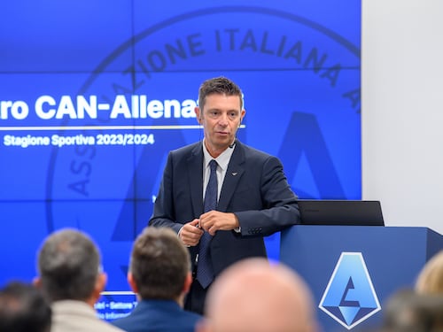 Sugli arbitri, Rocchi sconfessa il suo vice