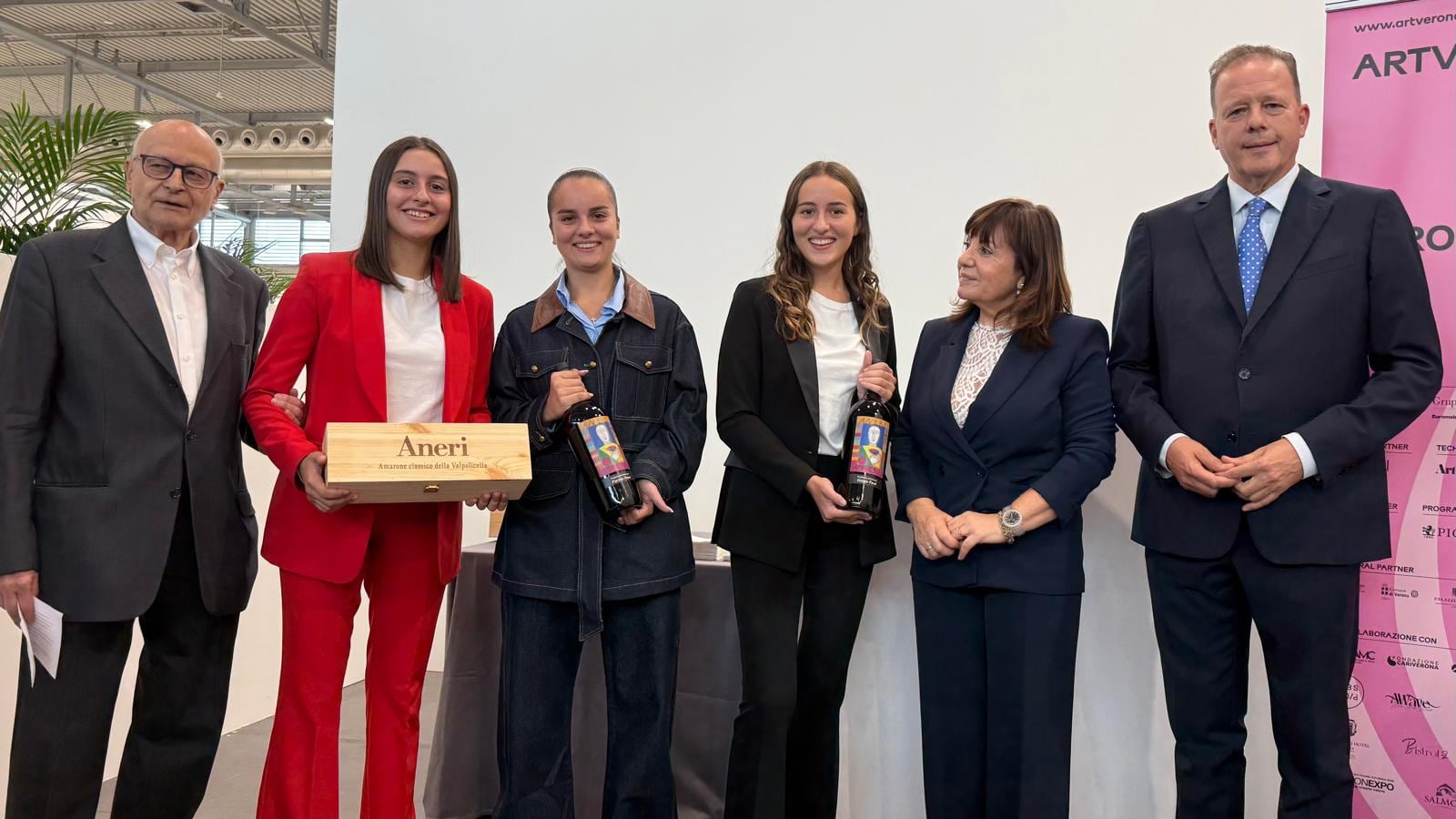 Foto Giorgio Fasol, Giorgia, Lucrezia, Ludovica Aneri, Patrizia.Nuzzo, Federico Bricolo presidente fiera Verona