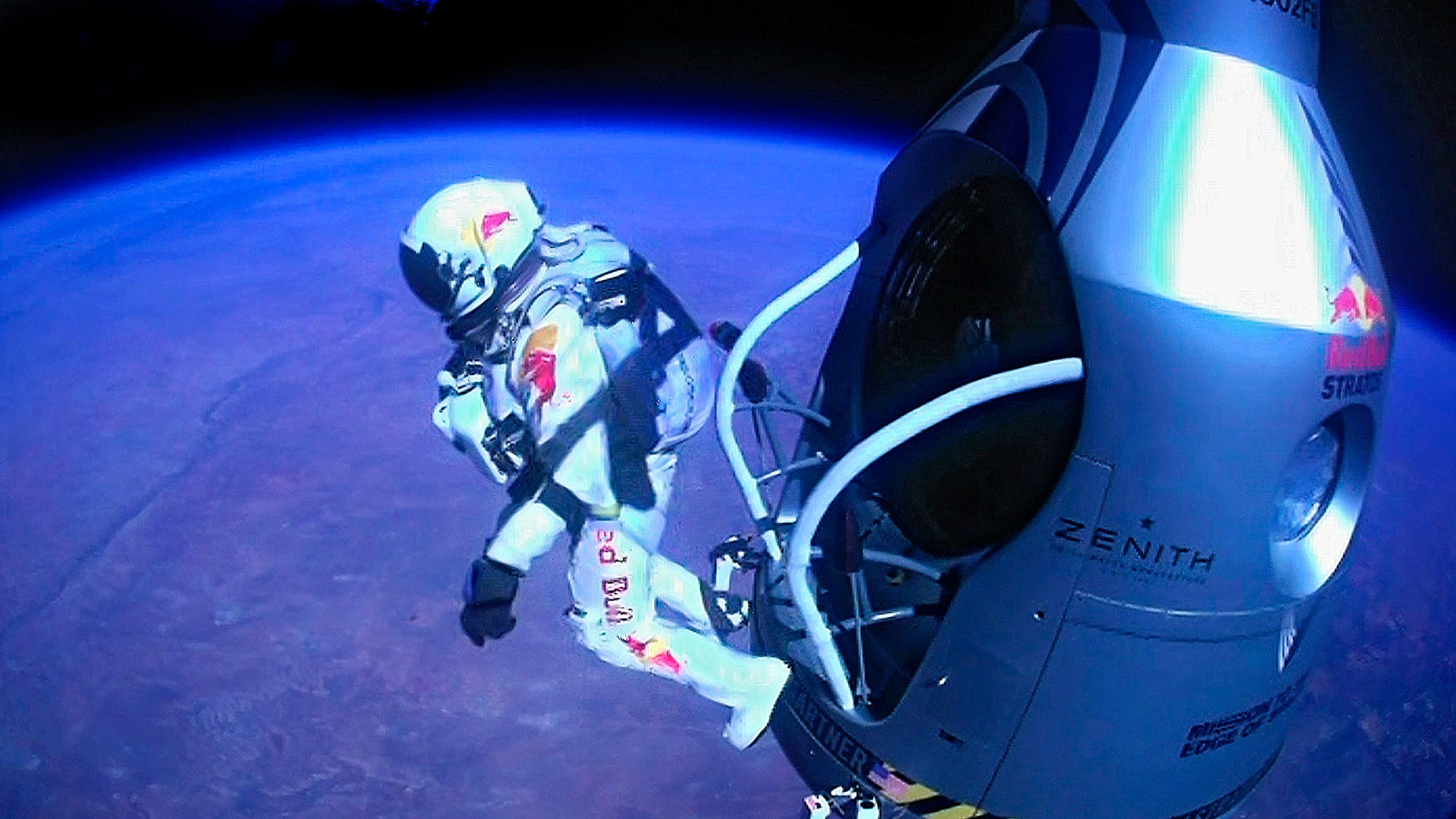 Il tuffo dei record del supersonico Baumgartner