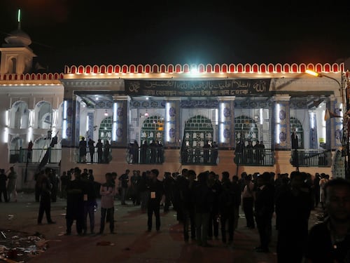 Un attentato funesta l'Ashura in Bangladesh