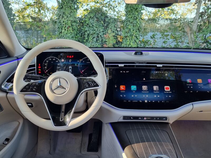 Mercedes Classe E 2024: guarda la gallery della prova 15