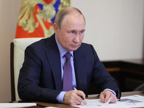 "Si è suicidato": il giallo dell'alto funzionario russo rimosso da Putin