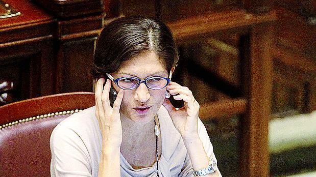 Gelmini: «Non si può andare in carcere per un errore burocratico». Insorge il Pd