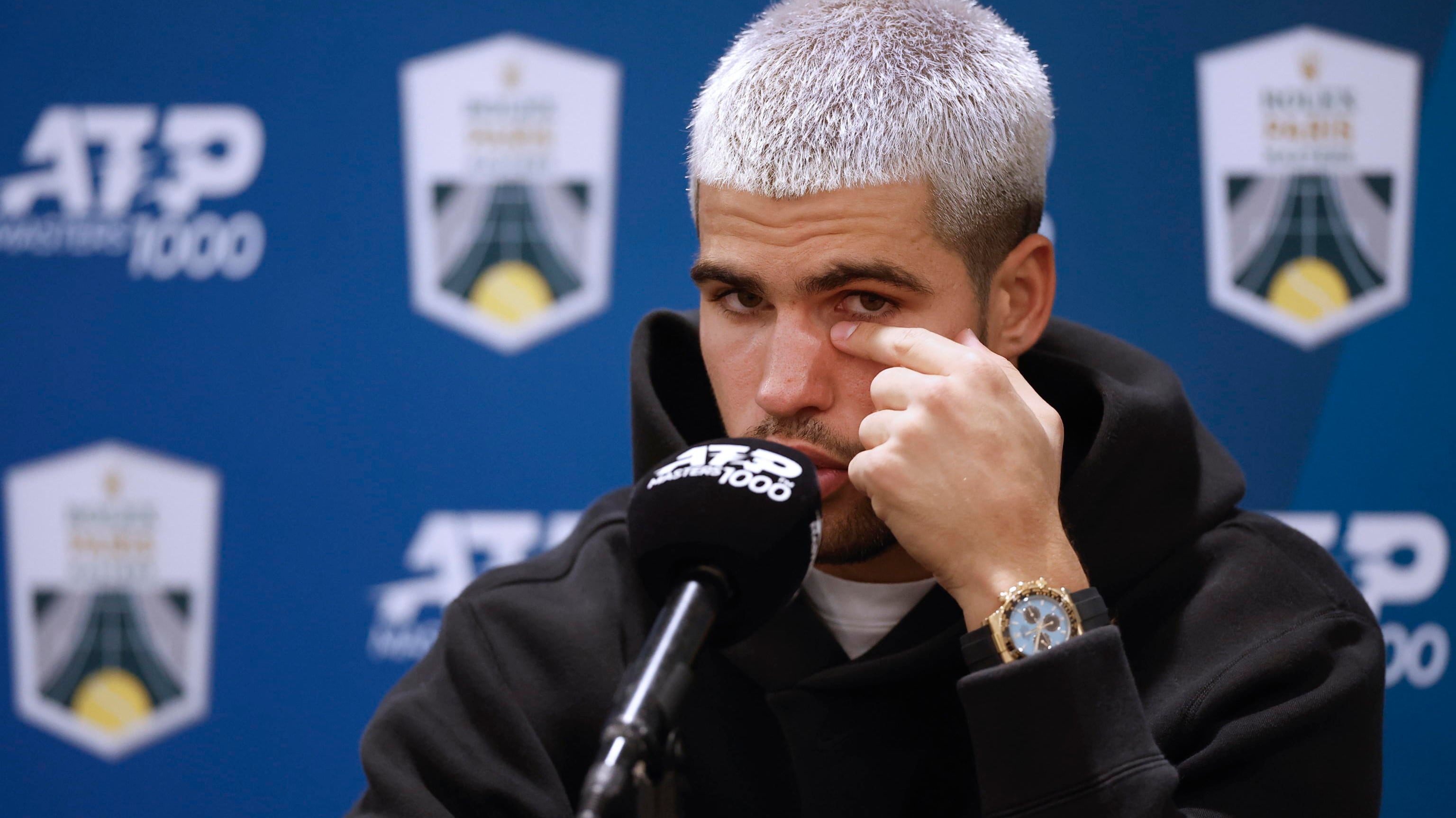 Flop Alcaraz a Parigi, eliminato al primo turno: così Sinner può tornare numero 1