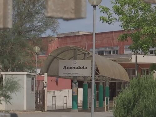 Ostia, la maestra aggredita da una donna del clan Spada sarà trasferita