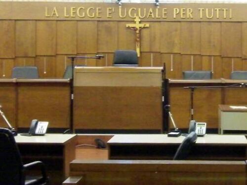 Gli avvocati di Ferrara: "Rivogliamo il Crocifisso sparito dal tribunale"