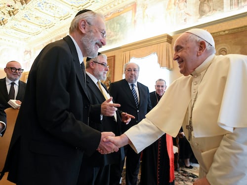 Papa malato, niente discorso ai rabbini