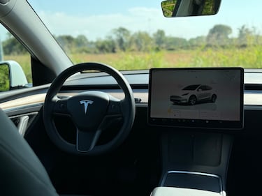 Tesla Model Y Long Range RWD: guarda la gallery del SUV elettrico super efficiente 11